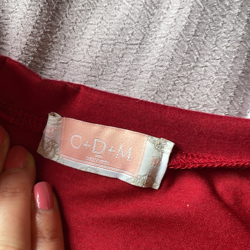 Red top - Picture 2 of 3